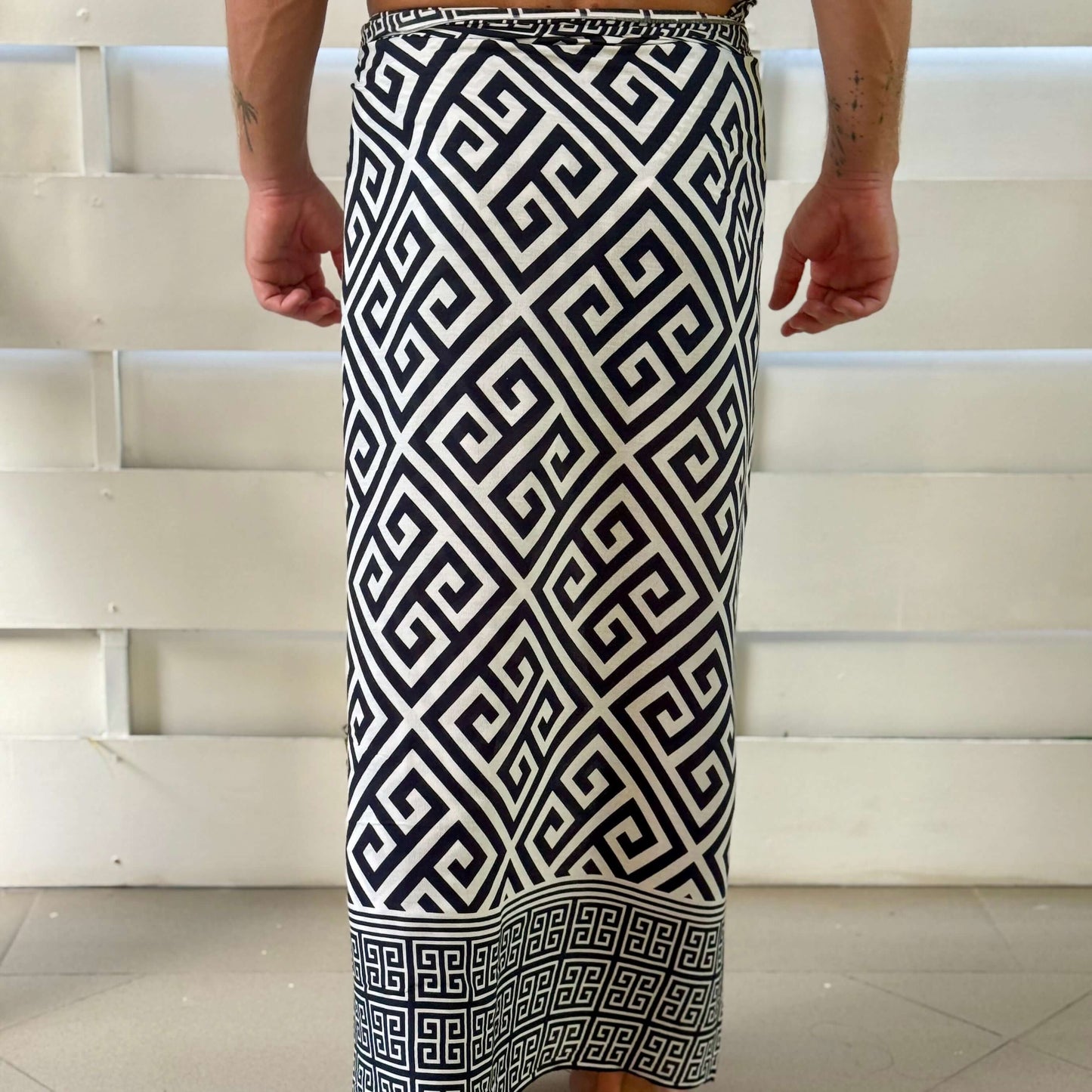Balance Monochrome Mens Luxe Sarong beach wrap