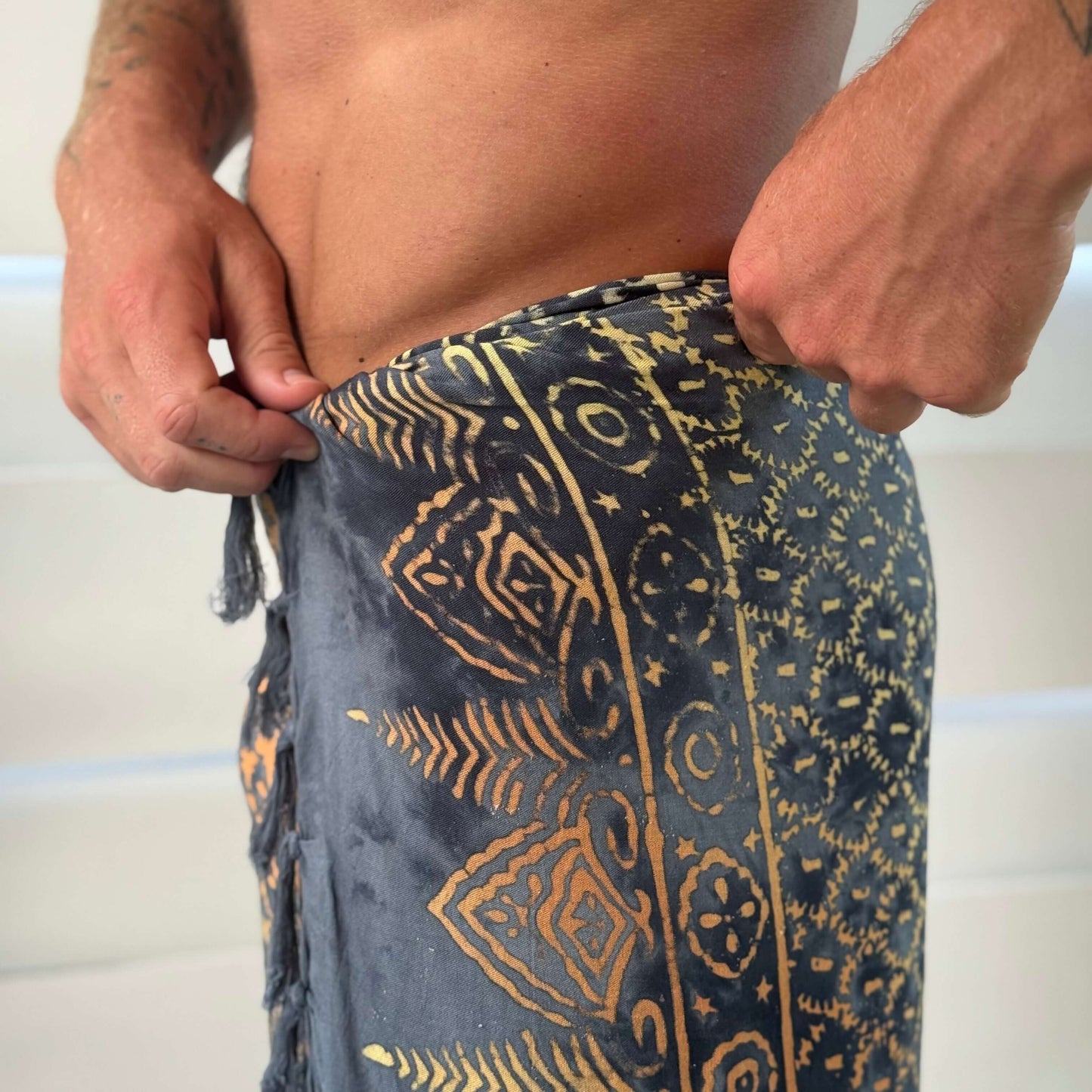 Vibrance Charcoal Mens Beach Sarong side shot