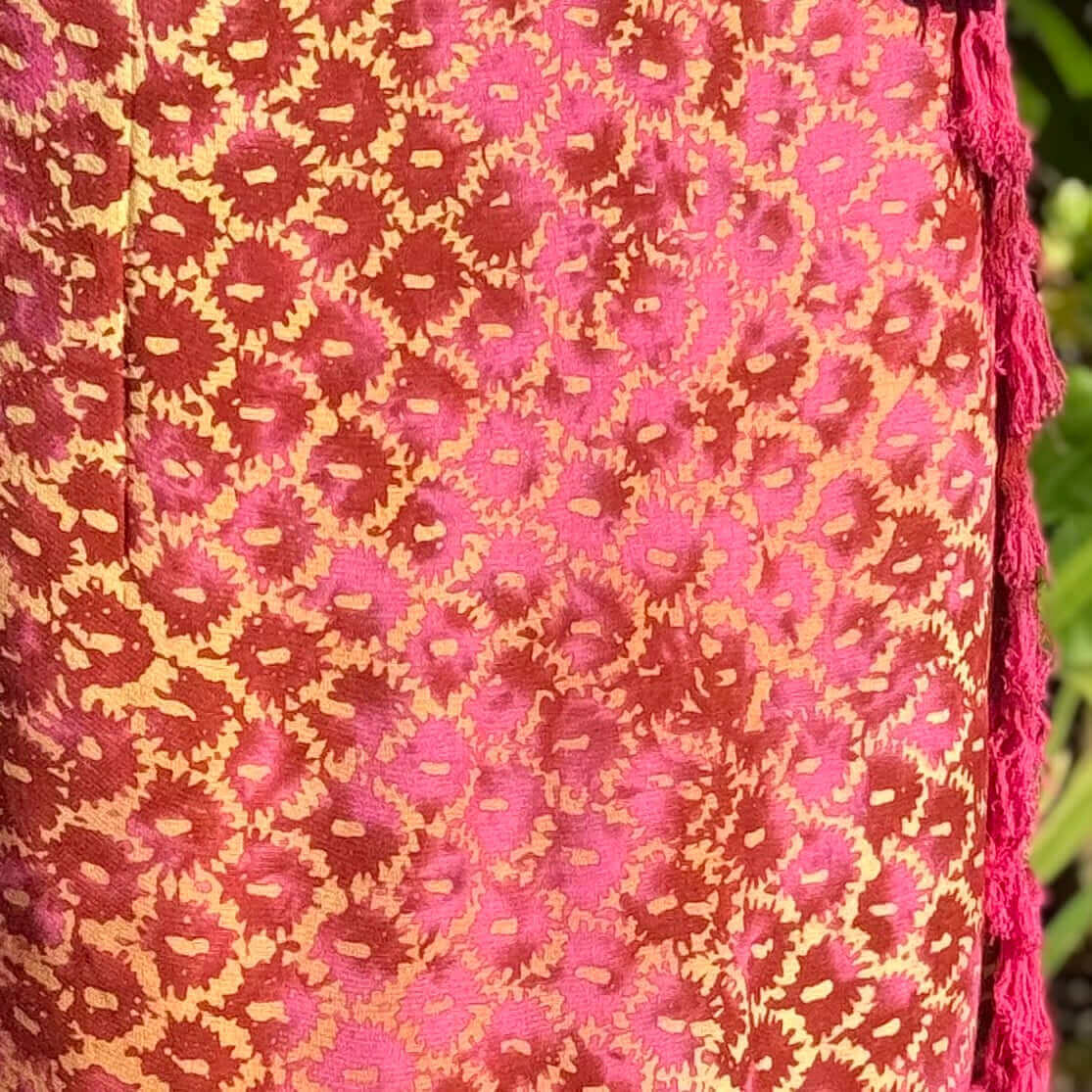 Vibrance Glow Mens Beach Sarong swatch pink and gold