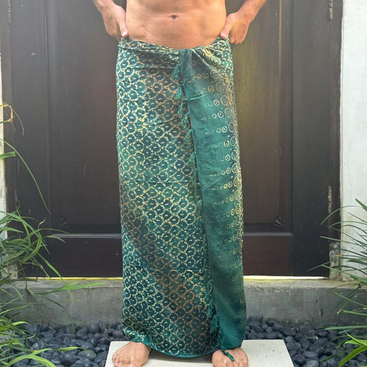 Vibrance Jade Mens Beach Sarong full length sarung male model