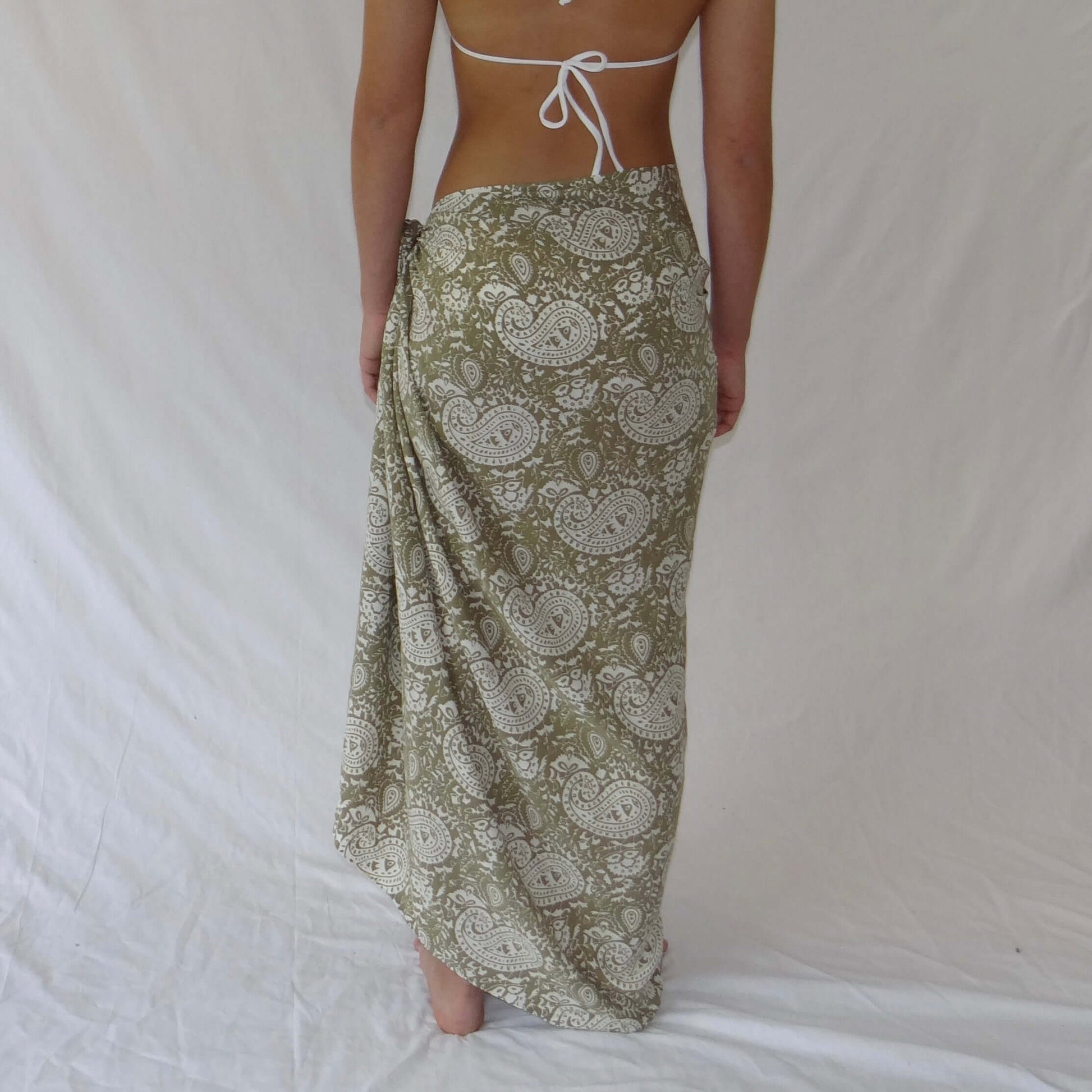 Close-up of women rumba luxe pattern, ideal for warm weather