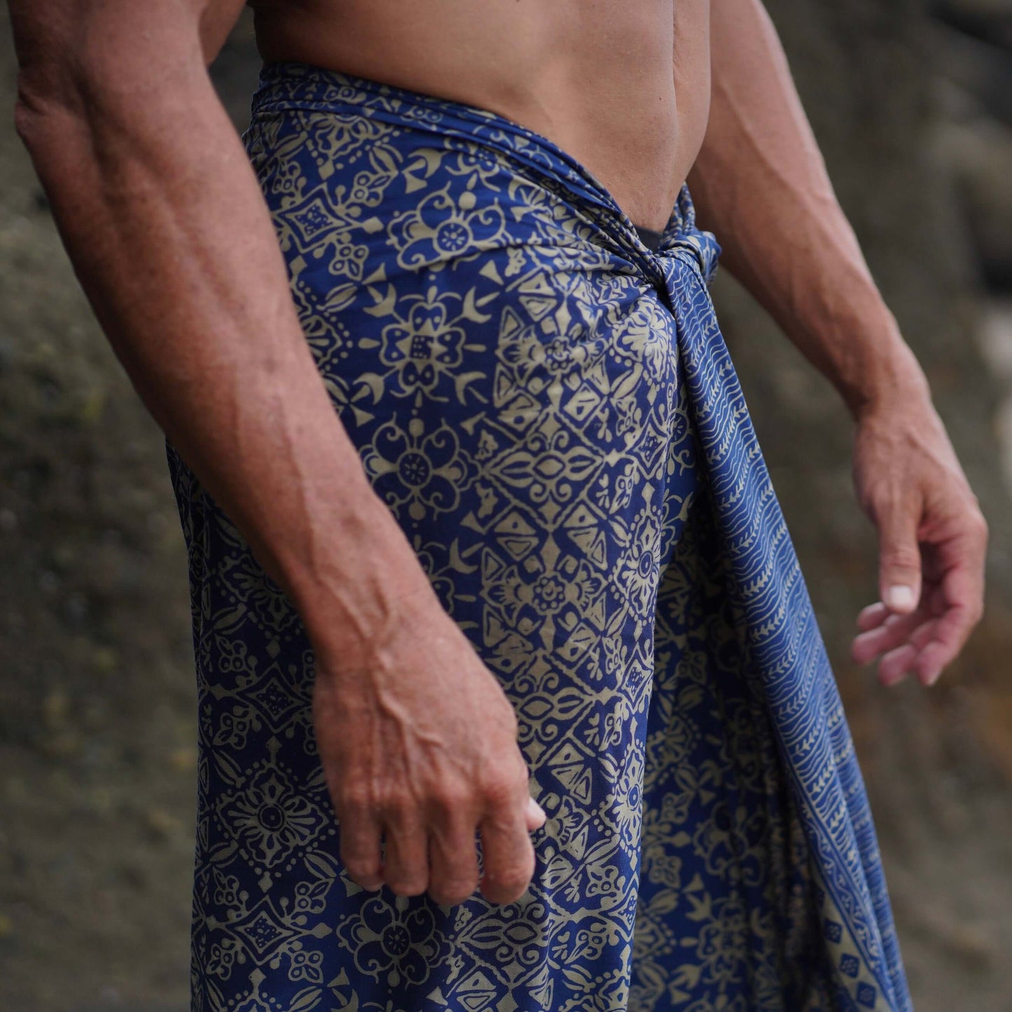 Bondi Men Luxe Sarong on the beach