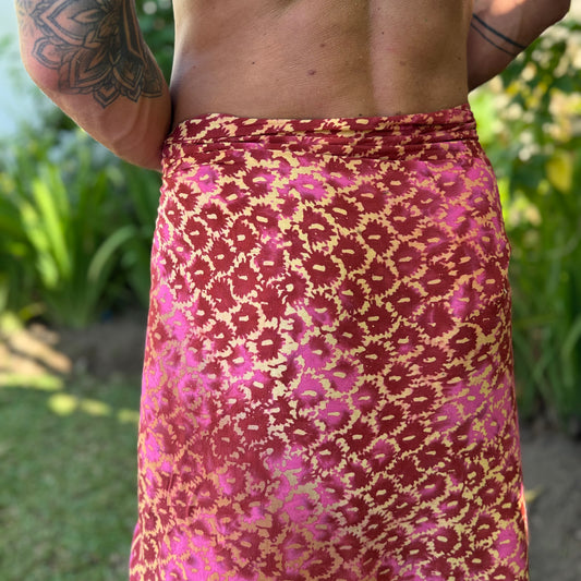 Vibrance Glow Beach Men’s Sarong – Easy Tie Sarong