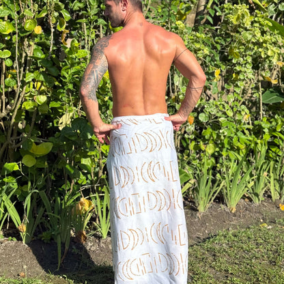 Mens Luxe Sarong beach wrap from behind
