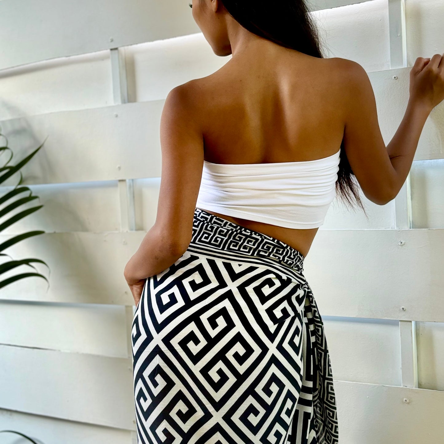 Balance Monochrome Luxe Sarong