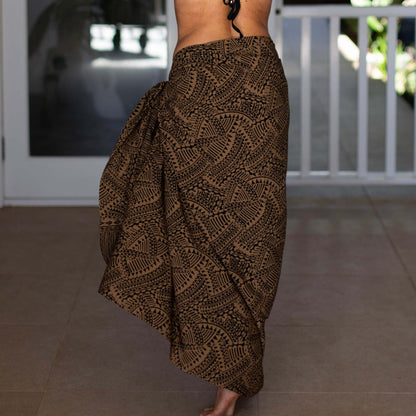 Spear Fishing Women's black and brown Luxe Sarong