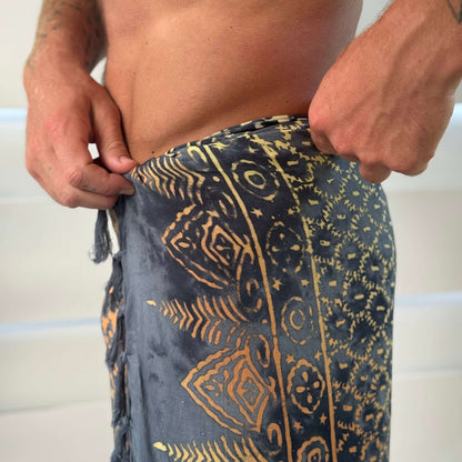Vibrance Charcoal Mens Beach Sarong side shot