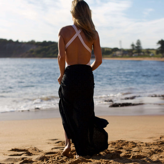 Black Women’s Cotton Sarong – Easy Tie Sarong
