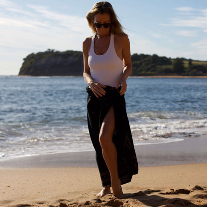 Black Women’s Cotton Sarong – Easy Tie Sarong