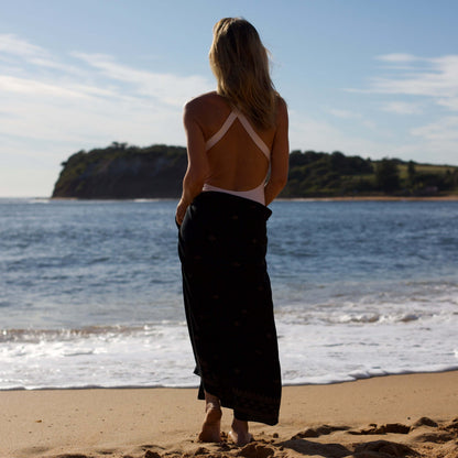 Black Women’s Cotton Sarong – Easy Tie Sarong