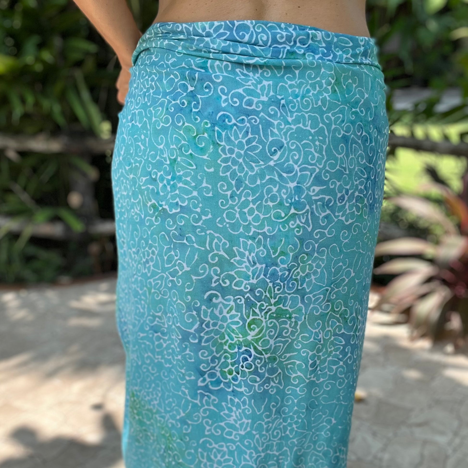 Free spirit aqua beach sarong sarong tied at hip, lightweight rayon by sarong hut