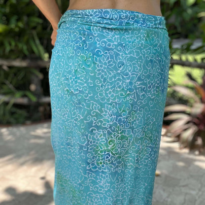 Free spirit aqua beach sarong sarong tied at hip, lightweight rayon by sarong hut