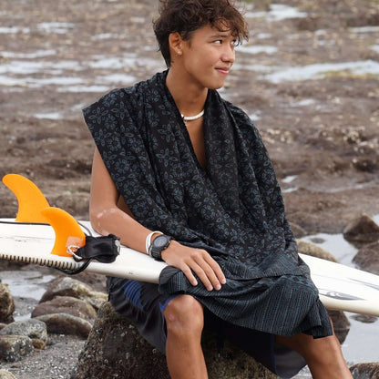 Jungle Men Luxe Sarong on the beach in bali