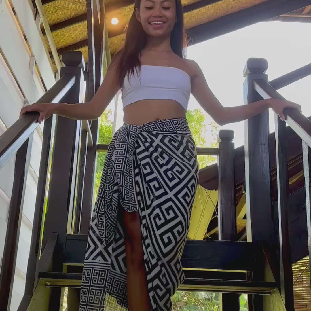 Balance Monochrome Luxe Sarong video