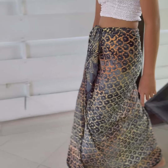 Vibrance Charcoal Beach Sarong video